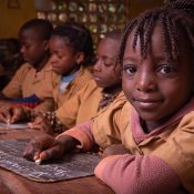 Give African Childrens a good Education & Healthy